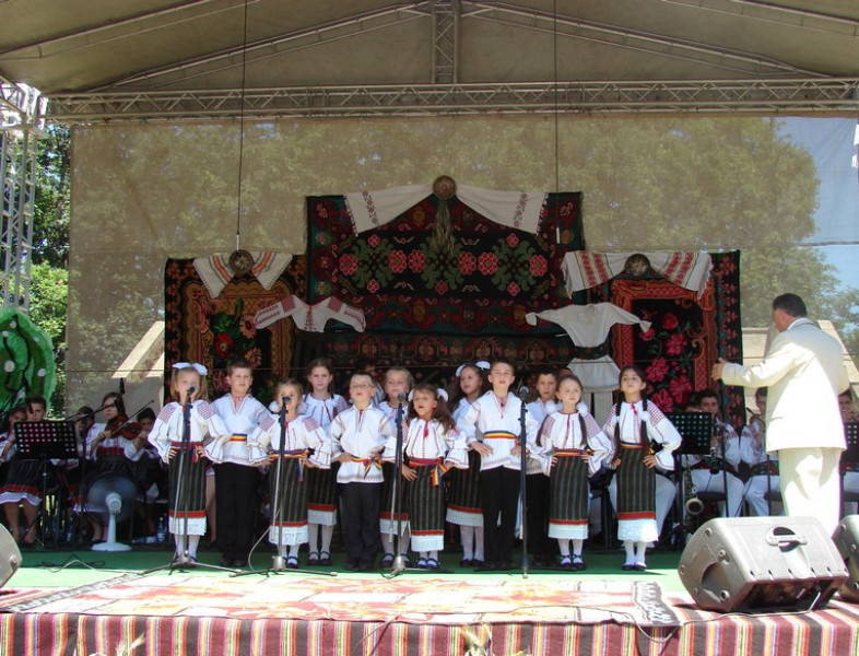 Mugurelul, festival de muzică populară la Dorohoi, sărbătorește a 19-a ediție