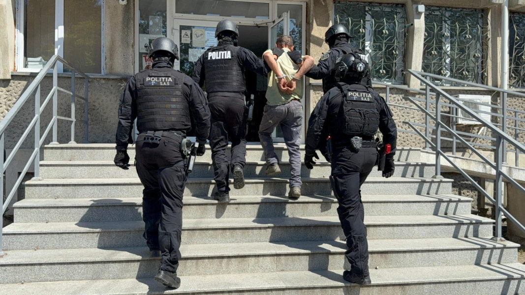 Fostul soț din Ștefănești agresat femeia și fiica sa, iar poliția a intervenit