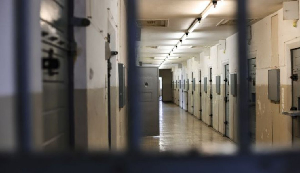 Bărbat din Suceava arestat și dus în Penitenciarul Botoșani pentru executarea unei pedepse