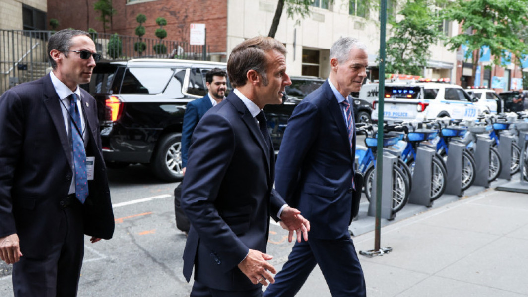 Emmanuel Macron a fost oprit în trafic la New York de convoiul lui Donald Trump