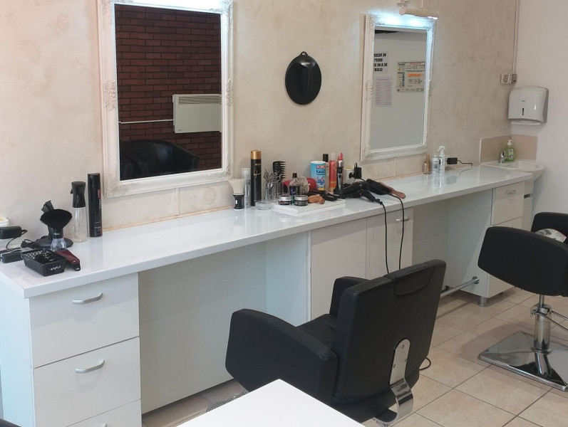 Firmă din Botoșani oferă două posturi pentru ucenici în domeniul cosmeticelor