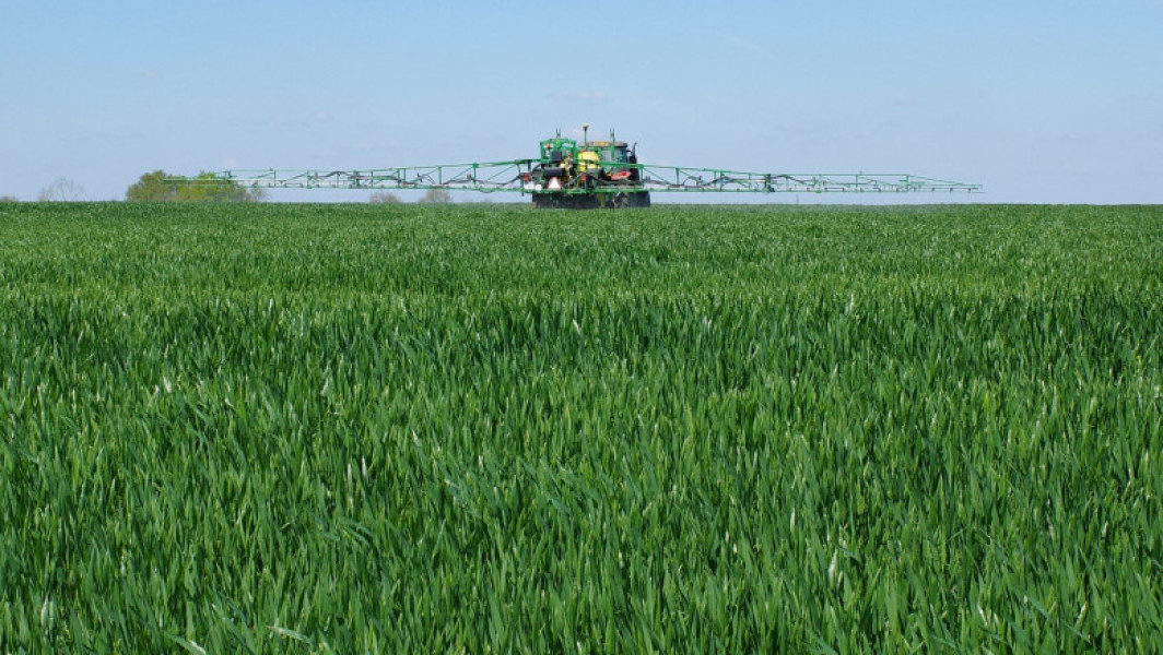 Uniunea Europeană a crescut exporturile de pesticide interzise către țări terțe