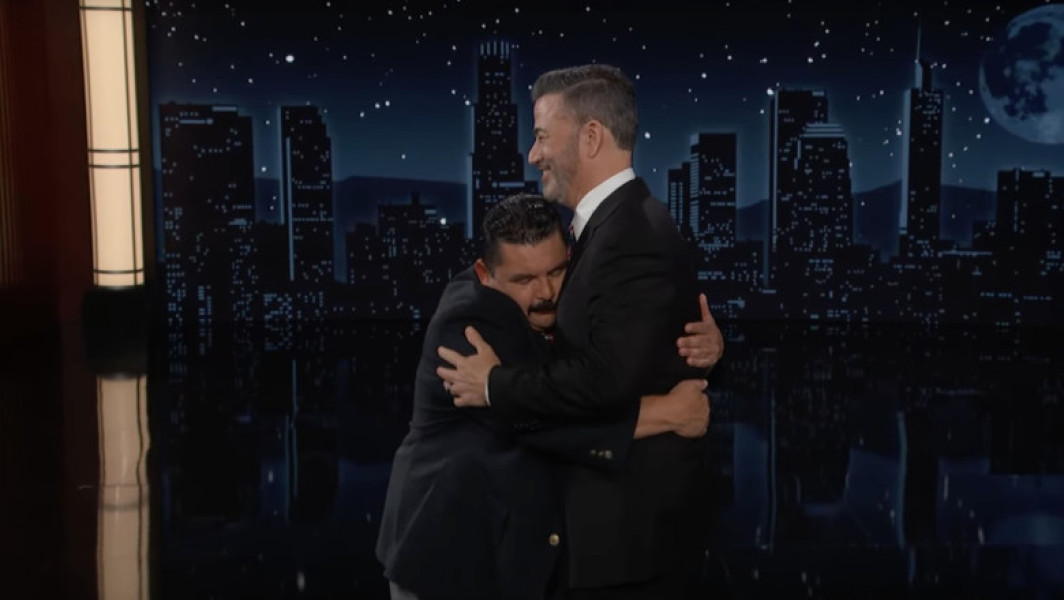 Jimmy Kimmel s-a întors pe scenă după suspendare, răspunzând criticilor dure ale lui Trump
