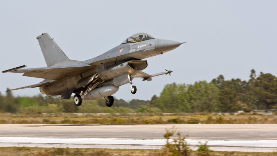 NATO analizează cum să reacționeze la încălcările spațiului său aerian de către avioanele rusești