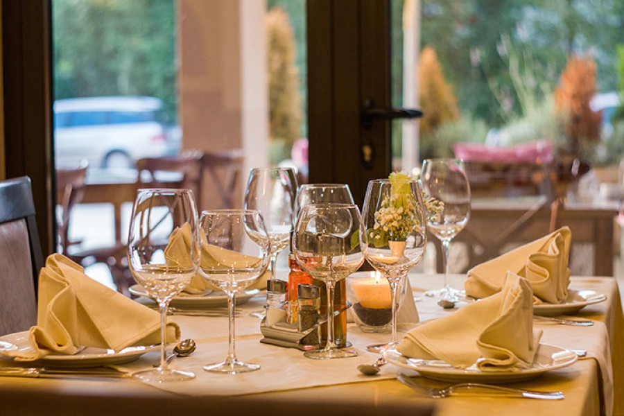 Control la un restaurant din Botoșani pentru verificarea muncii nedeclarate și a străinilor