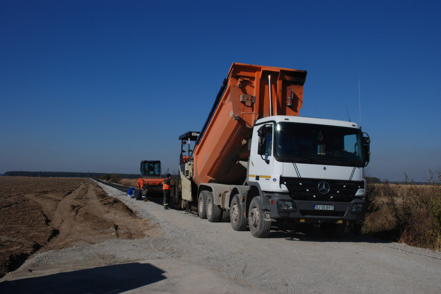 Primăria Vorniceni investește peste 700.000 lei în drumurile agricole