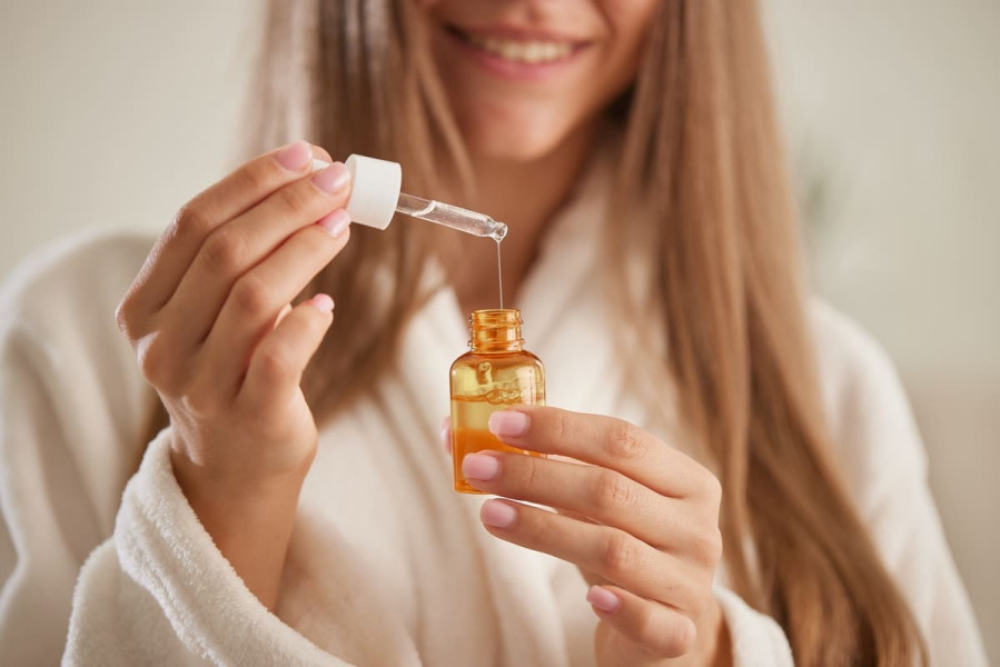 5 produse esențiale pentru un păr sănătos și strălucitor