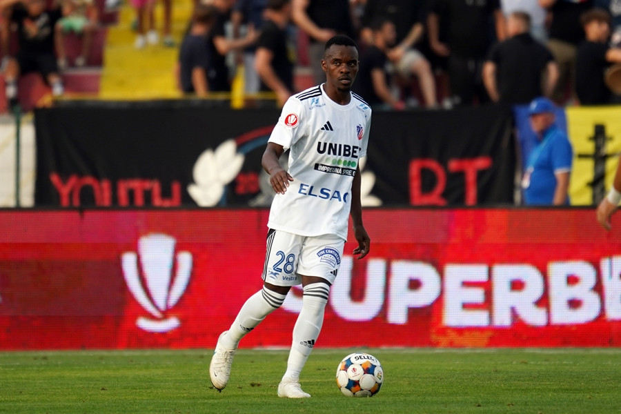 Charles Petro și FC Botoșani au semnat prelungirea contractului pentru încă doi ani