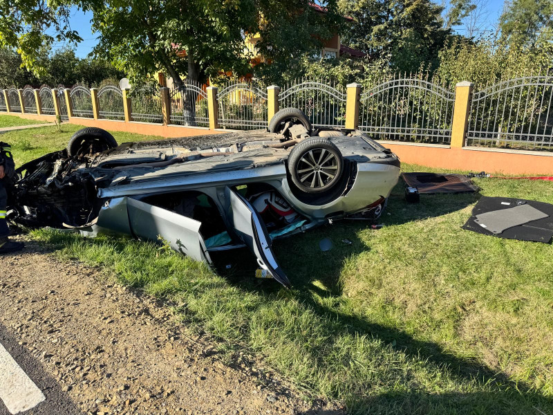 Trei persoane, inclusiv doi copii, transportate la spital după un accident în Santa Mare