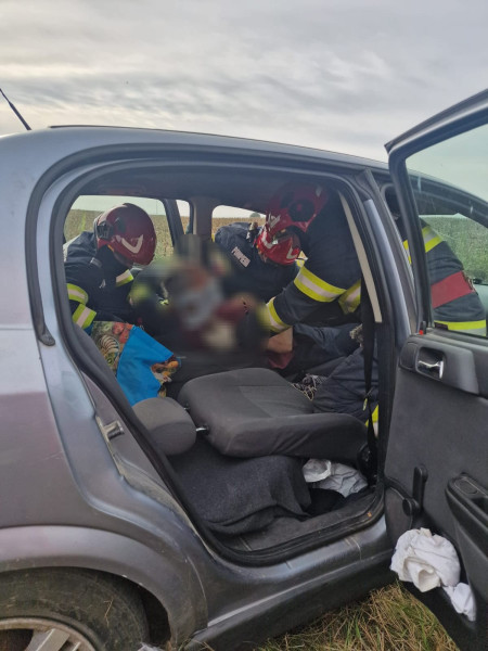 Accident între Dorohoi și George Enescu: două persoane rănite și transportate la spital