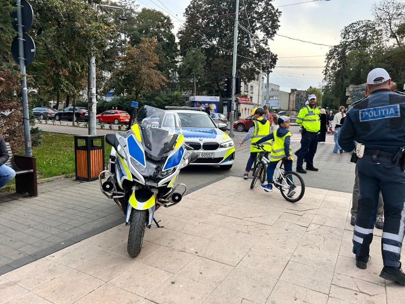 Polițiștii din Botoșani intensifică acțiunile pentru siguranța utilizatorilor de trotinetă și biciclete electrice