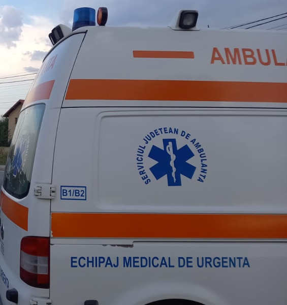 Bărbat din Botoșani rănit după ce a căzut cu motocicleta în Suceava