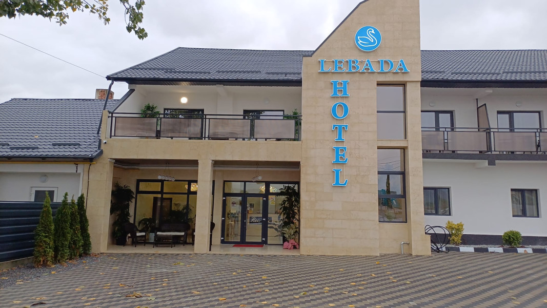 Hotelul Lebăda s-a deschis la intrarea în municipiul Botoșani