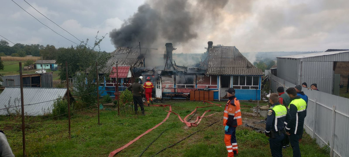 O bătrână de 97 de ani a murit într-un incendiu în satul Popeni, județul Botoșani