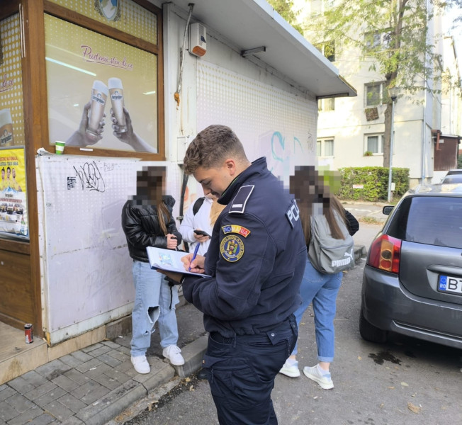 Polițiștii din Botoșani au dus la școală elevii care au chiulit de la cursuri