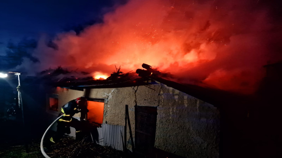 Incendiu într-o gospodărie din Rădeni, comuna Frumușica