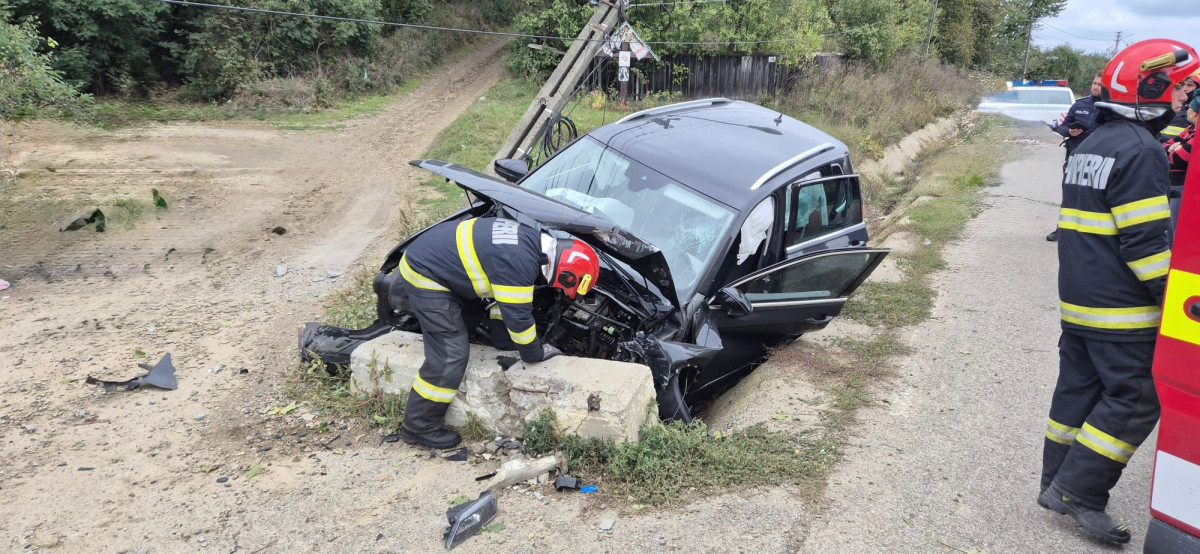 Bărbat de 46 de ani rănit după ce a rupt un stâlp și a lovit un cap de pod la Buda