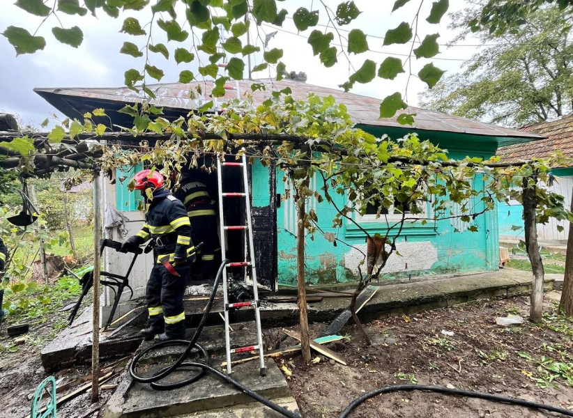 Tragedie în Șendriceni: incendiu cauzat de un aragaz lăsat nesupravegheat