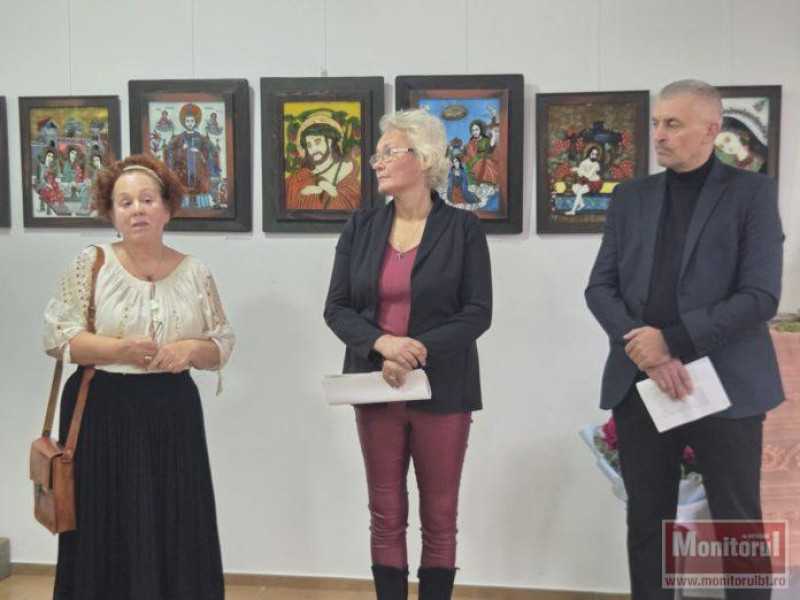 Expoziția „Caligrafie pe sticlă. Seva trecutului” deschisă la Galeriile de Artă din Botoșani
