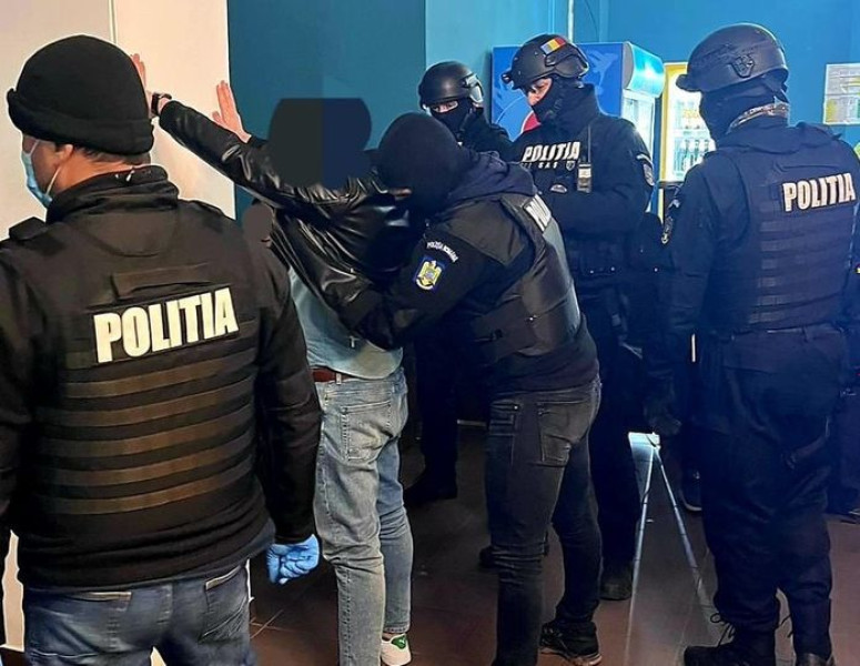 Raziile polițiștilor botoșăneni au vizat menținerea ordinii și siguranța rutieră