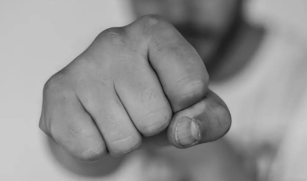 Elev lovit cu pumnul în Dorohoi; agresor prins de jandarmi