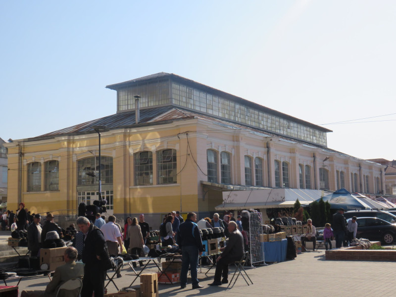 Un bărbat din Botoșani a găsit un portofel cu 500 de lei în Piața Centrală