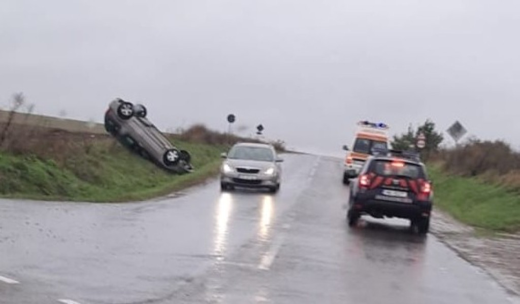 Mașină răsturnată pe drumul Botoșani-Săveni, mai multe victime