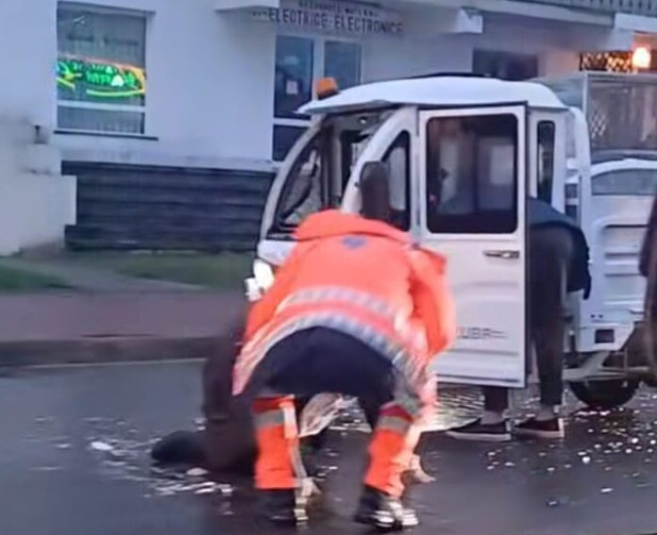 FOTO Botoșănean rănit într-un accident. Un bătrân a dat cu triciclul peste el