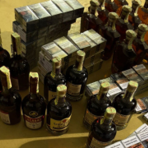 Tigări și alcool fără acte, confiscate de polițiștii de frontieră la Botoșani