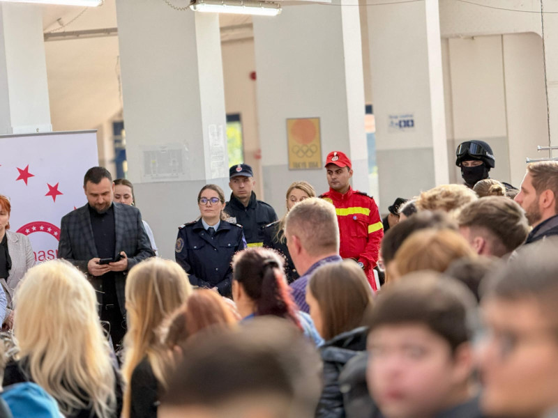 215 tineri absolvenți au participat la bursa locurilor de muncă la Botoșani