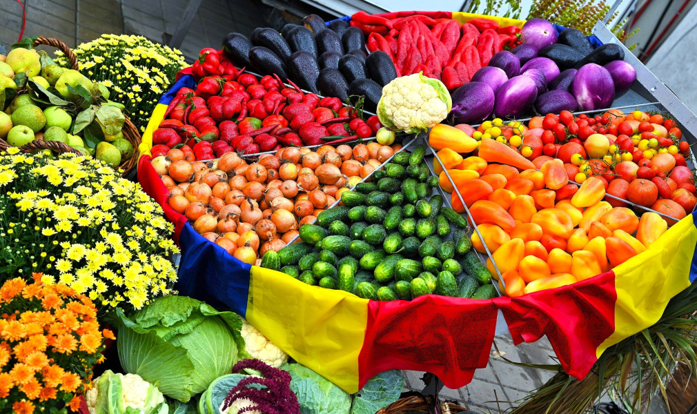 Centrul vechi din Botoșani găzduiește o piață volantă de produse agroalimentare românești