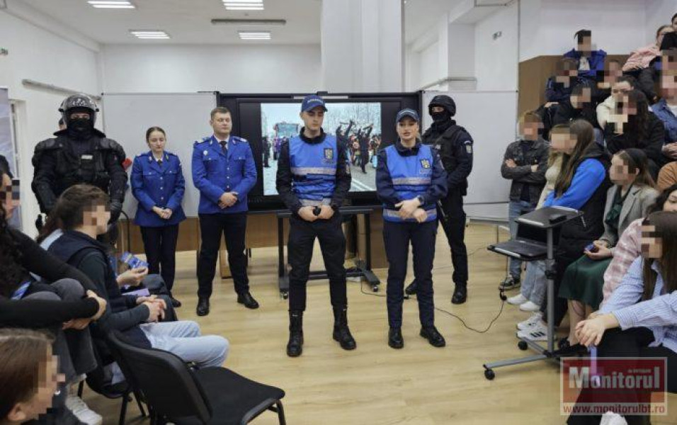 Jandarmii botoșăneni au discutat cu elevii despre prevenirea violenței și fair-play