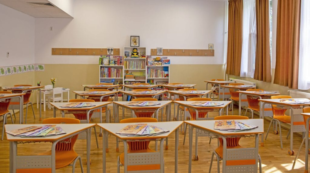 Două școli din Botoșani angajează îngrijitori pentru posturi temporare