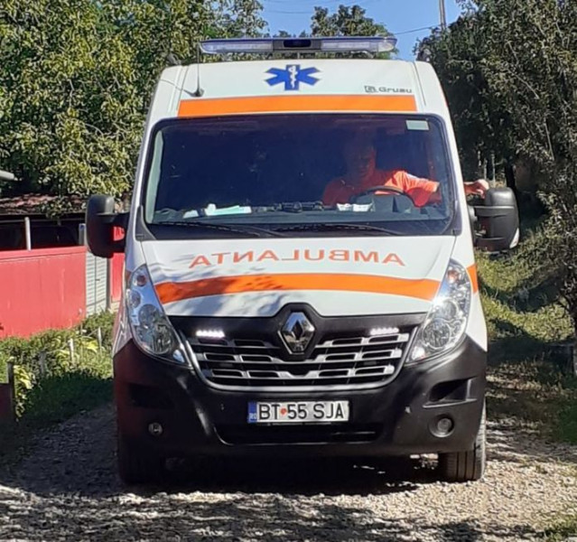 Tragedie în Botoșani: bebeluș mort la naștere acasă, mama internată