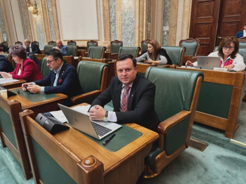 Senatorul AUR Cătălin Silegeanu cere modernizarea căilor ferate din Botoșani