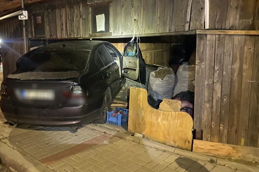 Accident cu două autoturisme pe strada Pacea din Botoșani