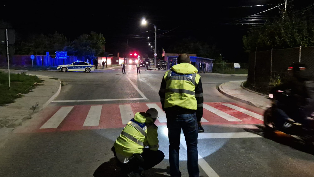 Accident în Botoșani provocat de neacordare de prioritate, două persoane rănite