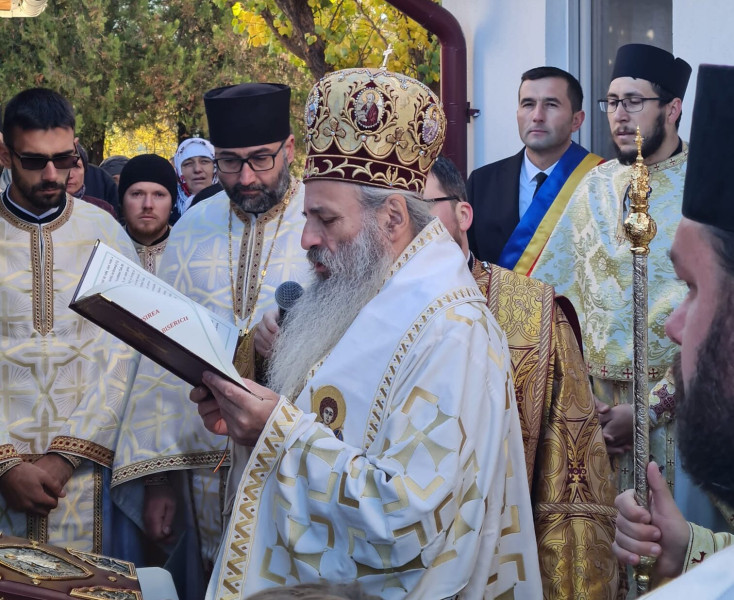 Mitropolitul Teofan participă la sfințirea unei biserici în județul Botoșani