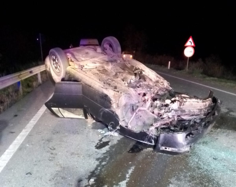 Șofer băut s-a răsturnat cu mașina la ieșirea din Trușești, Botoșani