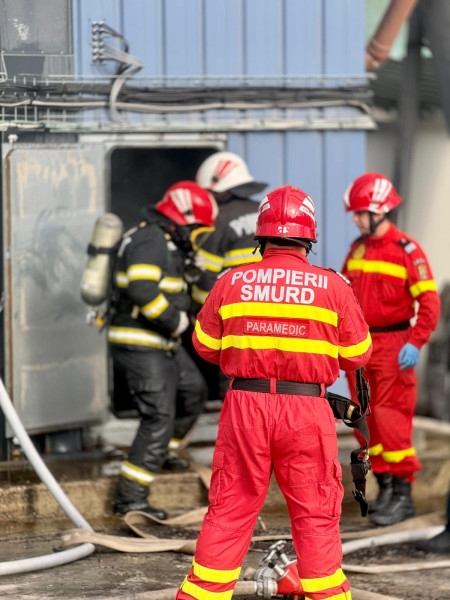 Incendiu la un uscător de cereale din Botoșani, intervenție dificilă pentru pompieri