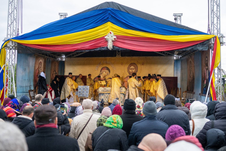 ÎPS Teofan a sfințit biserica Duminica tuturor sfinților din județul Botoșani