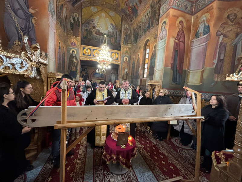 Concursul de bătut toaca de la Smârdan a adus o zi plină de emoție spirituală