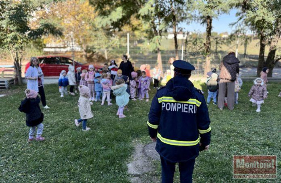 Exercițiu de evacuare la grădinița nr. 22 din Botoșani cu peste 60 de participanți