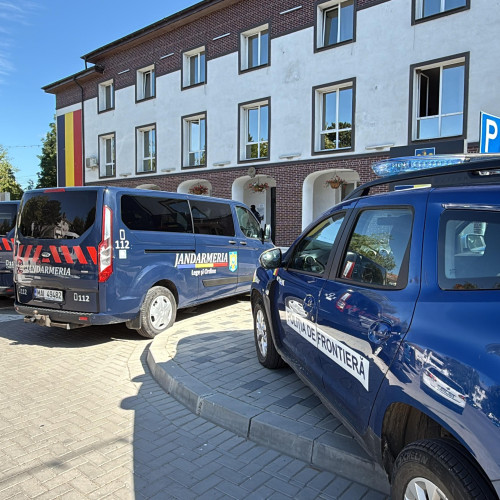 Sute de persoane cu dublă cetățenie au rămas fără buletine la granița României