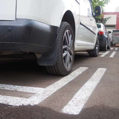 Șase noi parcări din Botoșani devin cu plată începând cu 1 decembrie