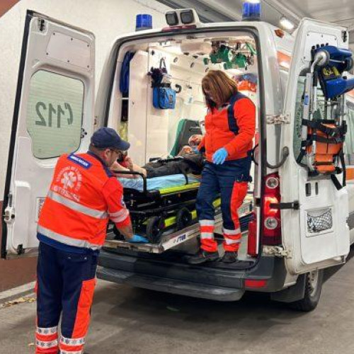 Bătaie cu topoare după un parastas în comuna Leorda, un bărbat reținut pentru tentativă de omor