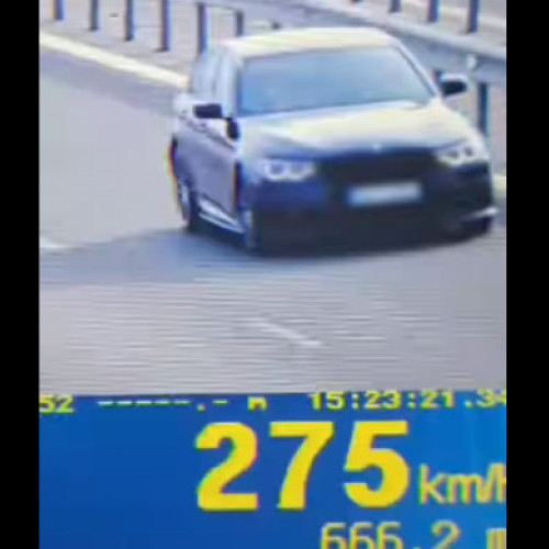 SOFER PRINS DE CAMERA CU VITEZA DE 275 KM/H - AMENDAT SI FARA PERMIS PENTRU 120 ZILE