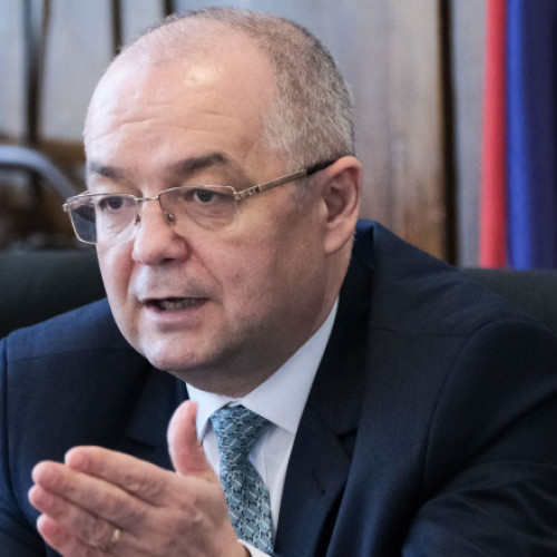 Emil Boc, reacționează la comentariile lui Traian Băsescu și promite să discute în privat