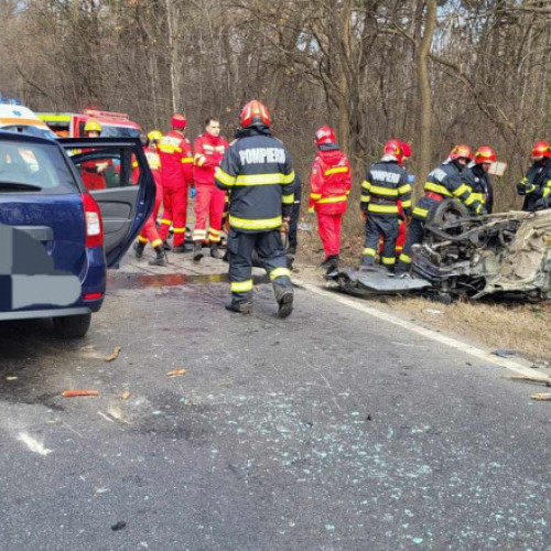 Accident de proporții în Ialomița: Un mort și cinci răniți din care un copil. Planul Roșu de Intervenție a fost activat.