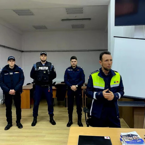 Elevii din trei licee au avut o surpriză plăcută de la polițiștii botoșăneni în timpul unei caravane educaționale.